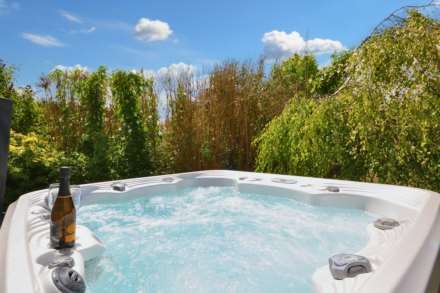 Equestrian property with 3.78 acres, stable block and 40m x 20m arena, Image 29