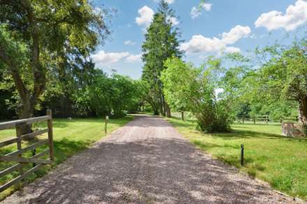 Equestrian property with 3.78 acres, stable block and 40m x 20m arena, Image 3