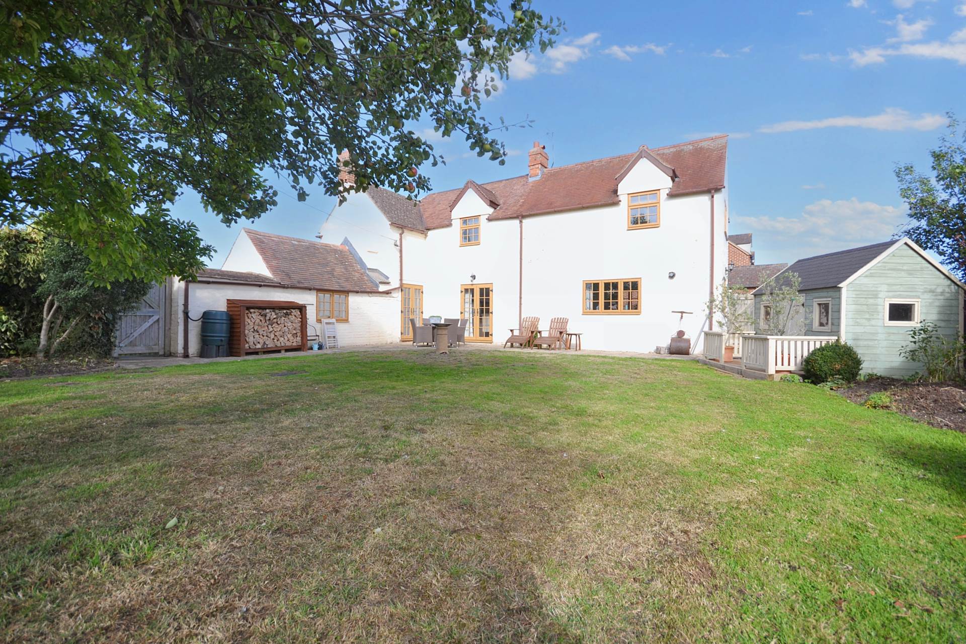 Aston Cross, Tewkesbury, Gloucestershire, Image 1