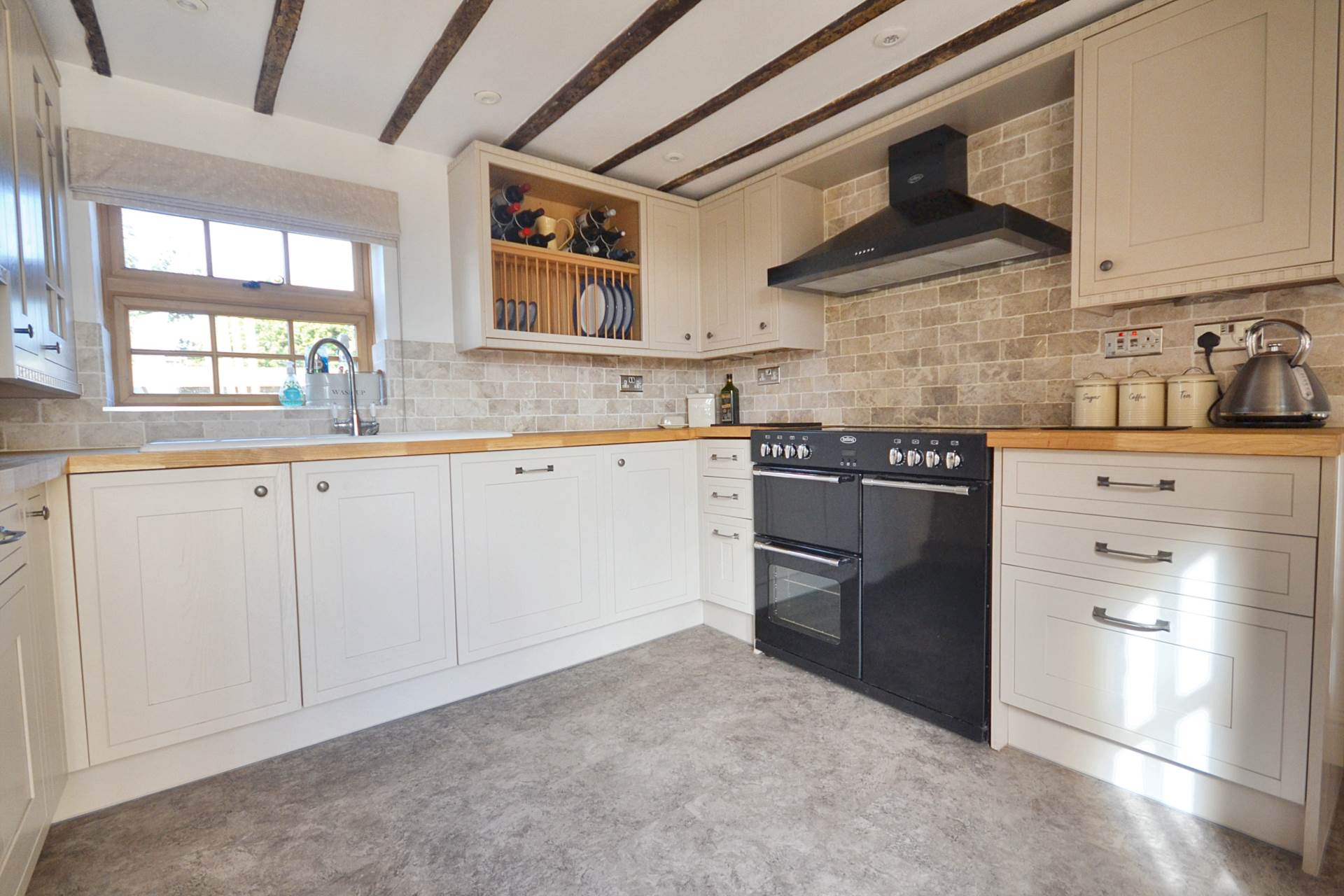 Aston Cross, Tewkesbury, Gloucestershire, Image 11