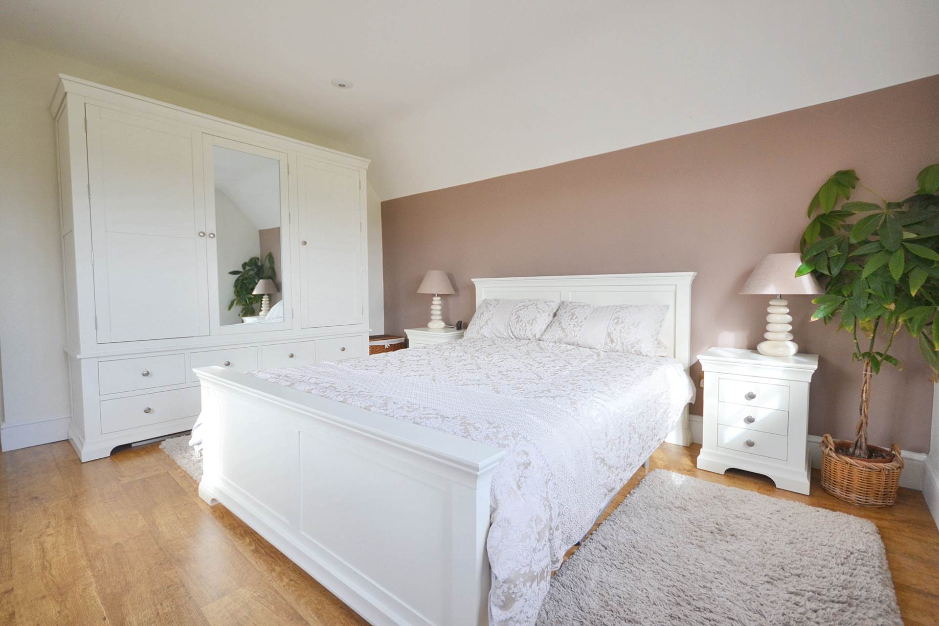 Aston Cross, Tewkesbury, Gloucestershire, Image 17