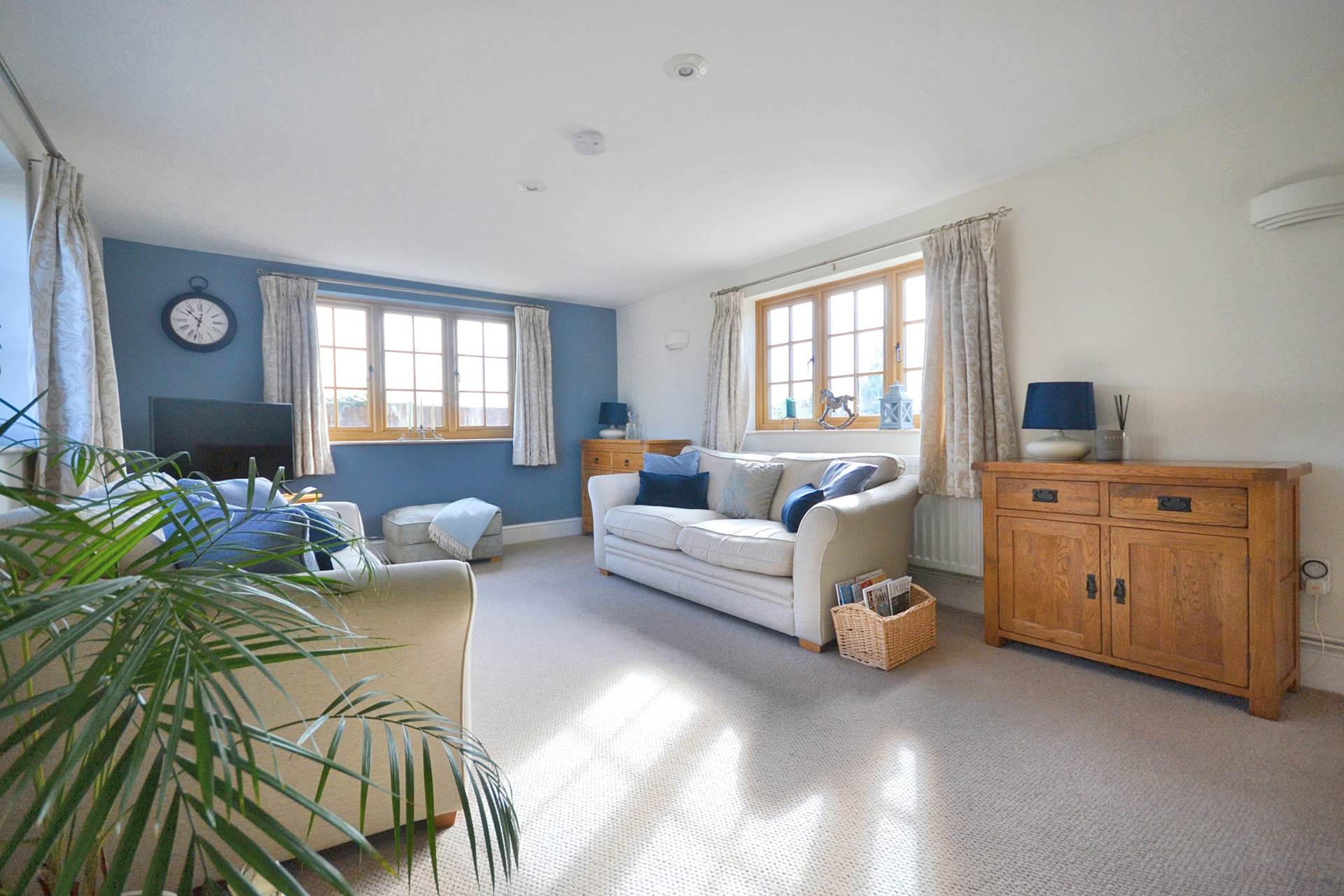 Aston Cross, Tewkesbury, Gloucestershire, Image 4