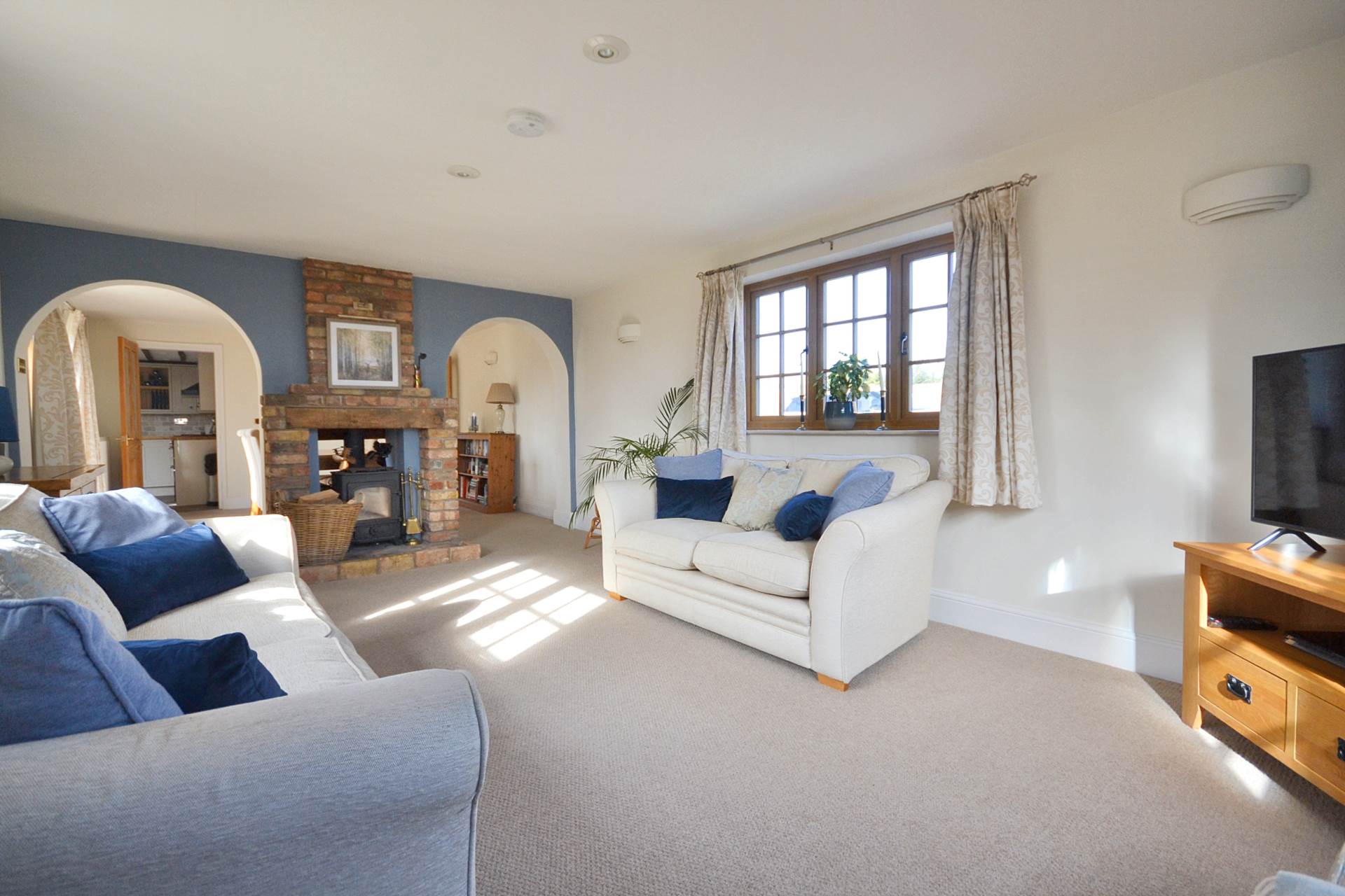 Aston Cross, Tewkesbury, Gloucestershire, Image 6