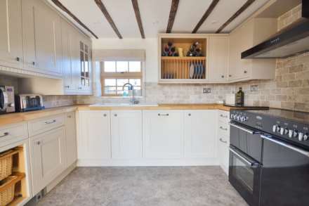 Aston Cross, Tewkesbury, Gloucestershire, Image 10