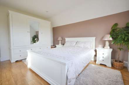 Aston Cross, Tewkesbury, Gloucestershire, Image 17