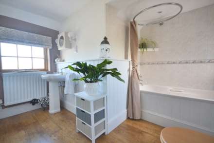 Aston Cross, Tewkesbury, Gloucestershire, Image 21