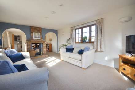 Aston Cross, Tewkesbury, Gloucestershire, Image 6