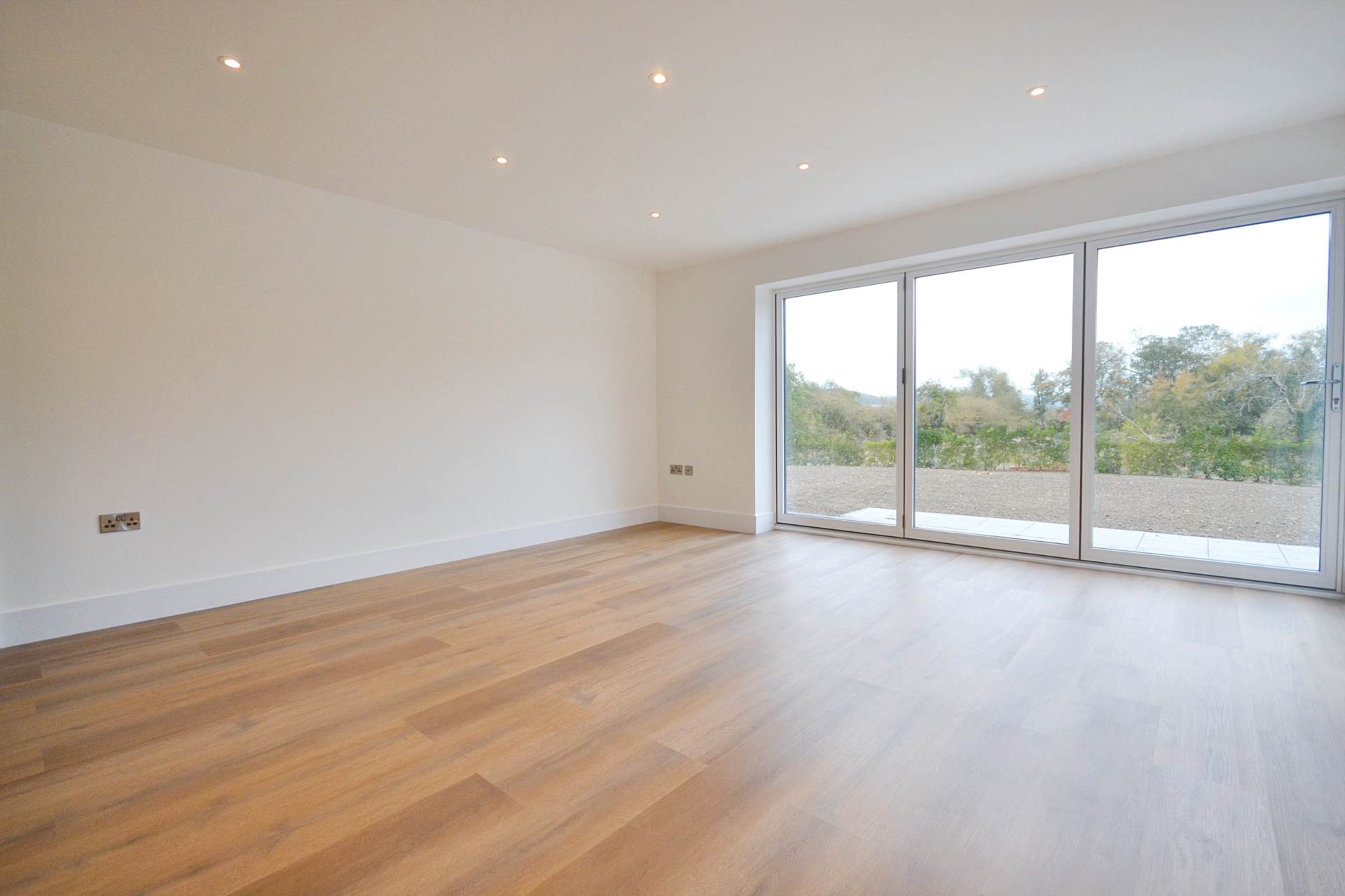 Aston Cross, Tewkesbury, Gloucestershire, Image 8