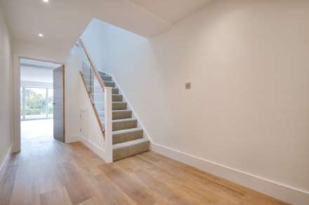 Aston Cross, Tewkesbury, Gloucestershire, Image 3