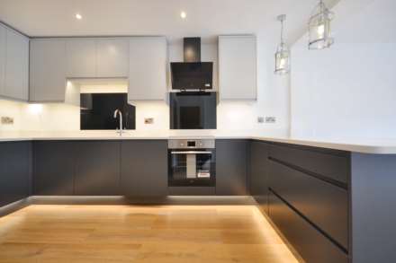 Aston Cross, Tewkesbury, Gloucestershire, Image 4