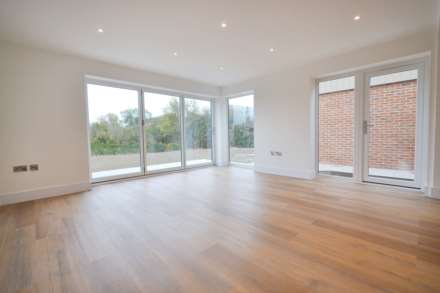 Aston Cross, Tewkesbury, Gloucestershire, Image 7