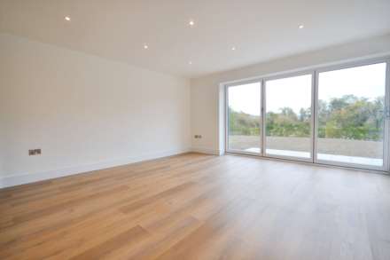 Aston Cross, Tewkesbury, Gloucestershire, Image 8