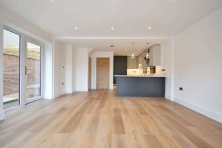 Aston Cross, Tewkesbury, Gloucestershire, Image 9