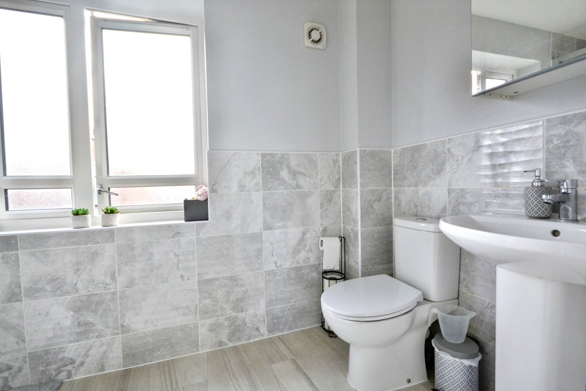 Sapphire Road, Bishop's Cleeve, Cheltenham, Gloucestershire, Image 11