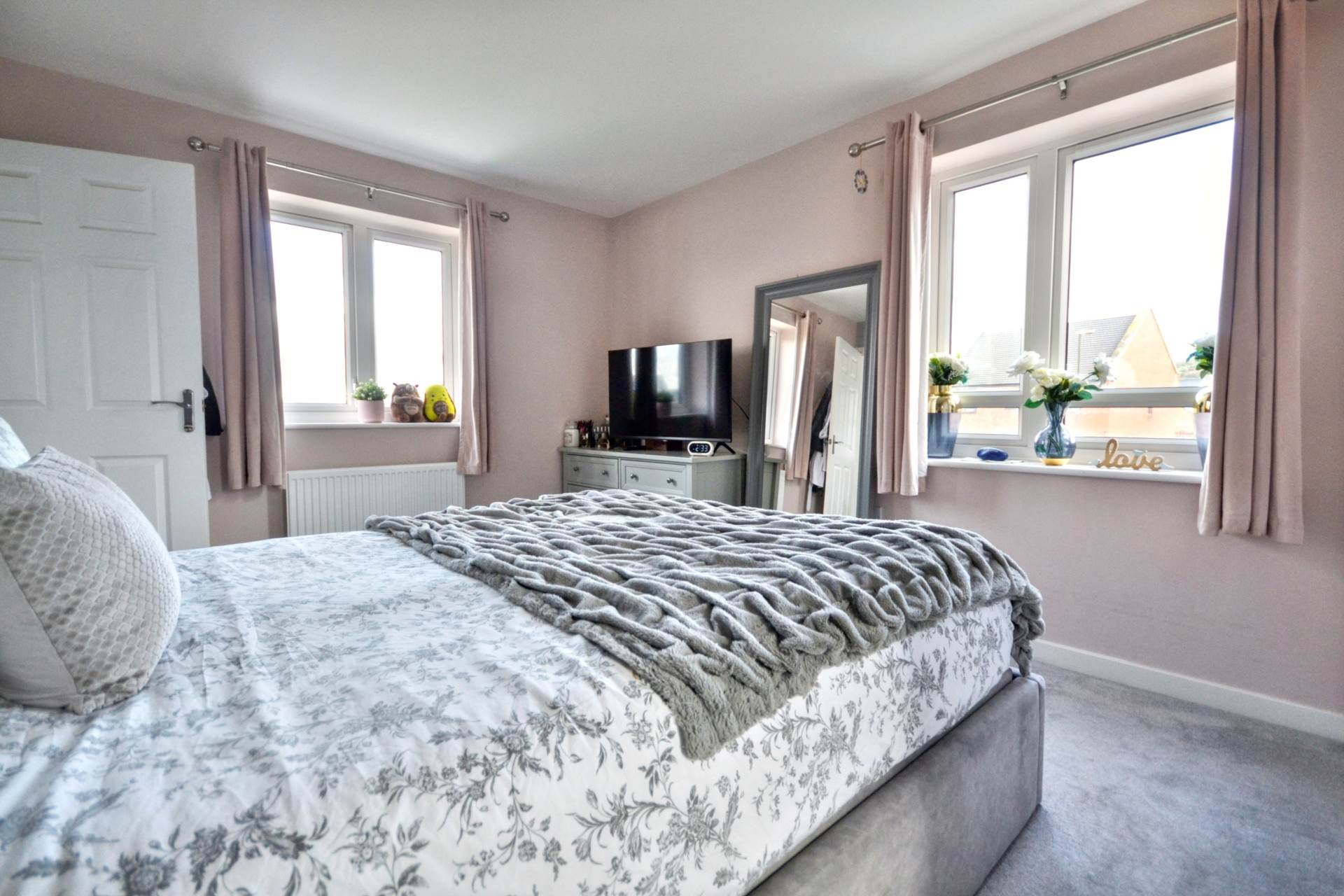 Sapphire Road, Bishop's Cleeve, Cheltenham, Gloucestershire, Image 13