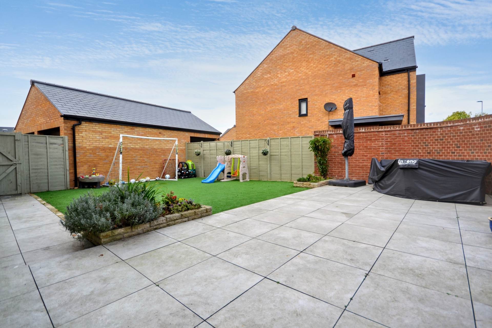 Sapphire Road, Bishop's Cleeve, Cheltenham, Gloucestershire, Image 17