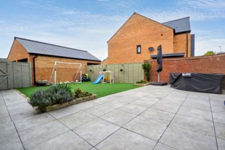 Sapphire Road, Bishop's Cleeve, Cheltenham, Gloucestershire, Image 17