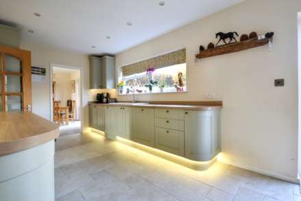 Twyning Green, Tewkesbury, Gloucestershire, Image 13