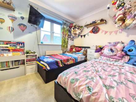 Sayers Court, Stoke Orchard, Cheltenham, Gloucestershire, Image 12