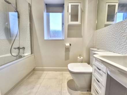 Sayers Court, Stoke Orchard, Cheltenham, Gloucestershire, Image 13