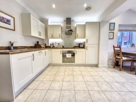 Sayers Court, Stoke Orchard, Cheltenham, Gloucestershire, Image 6