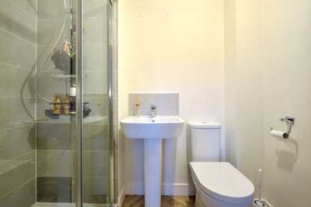 Ashton Crescent, Tewkesbury, Gloucestershire, Image 15