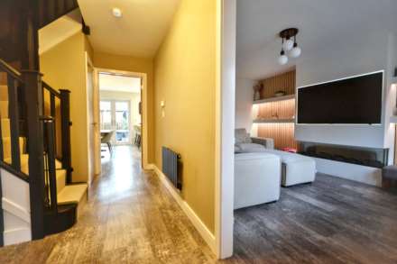 Ashton Crescent, Tewkesbury, Gloucestershire, Image 2