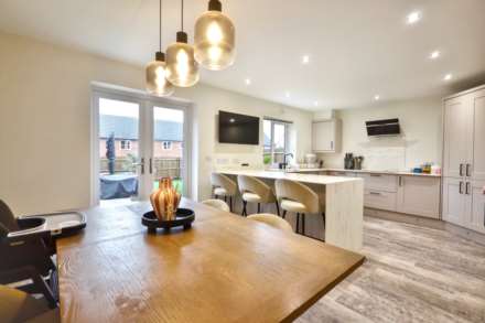 Ashton Crescent, Tewkesbury, Gloucestershire, Image 6