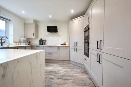 Ashton Crescent, Tewkesbury, Gloucestershire, Image 7