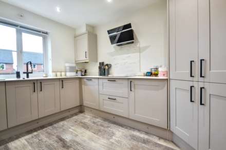 Ashton Crescent, Tewkesbury, Gloucestershire, Image 8