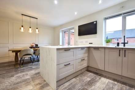 Ashton Crescent, Tewkesbury, Gloucestershire, Image 9