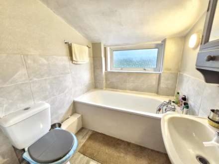 Cheltenham Road, Kinsham, Tewkesbury, Gloucestershire, Image 12