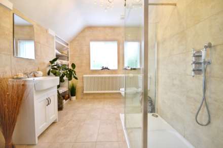 Upton Road, Defford, Worcestershire, Image 28