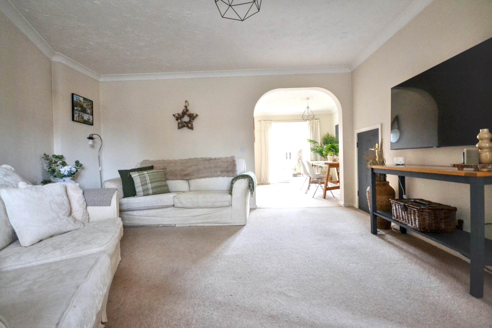 Hawkmoth Close, Walton Cardiff, Tewkesbury, Image 2