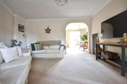 Hawkmoth Close, Walton Cardiff, Tewkesbury, Image 2