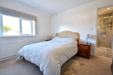 The Close, Eckington, Worcestershire, Image 17