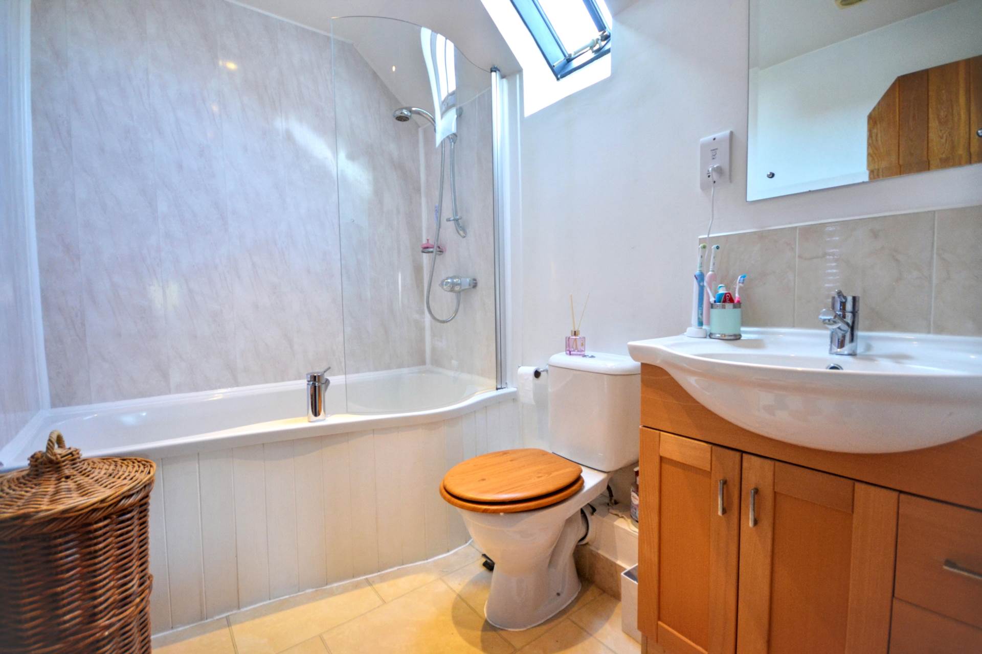 Two Mile Lane, Highnam, Gloucestershire, Image 23