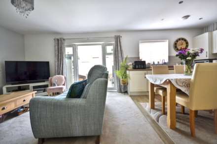 Feddon Close, Stoke Orchard, Cheltenham, Gloucestershire, Image 2