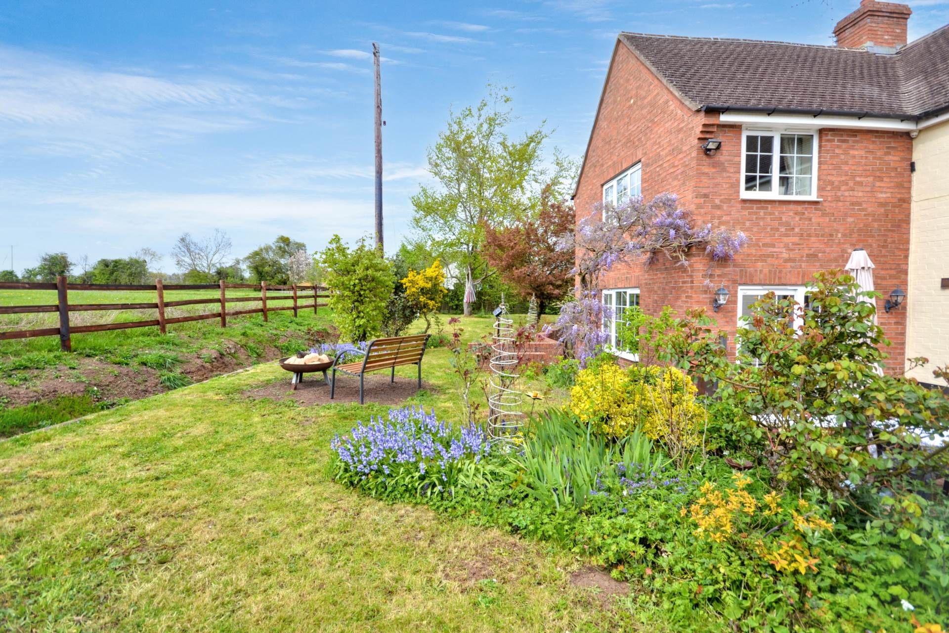 Worcester Road, Earls Croome, Worcestershire, Image 17
