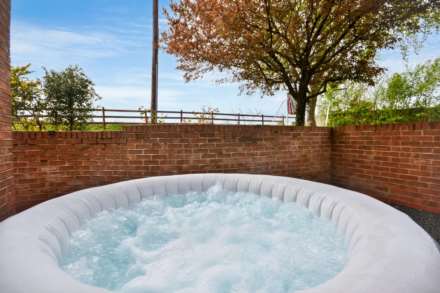 Worcester Road, Earls Croome, Worcestershire, Image 15