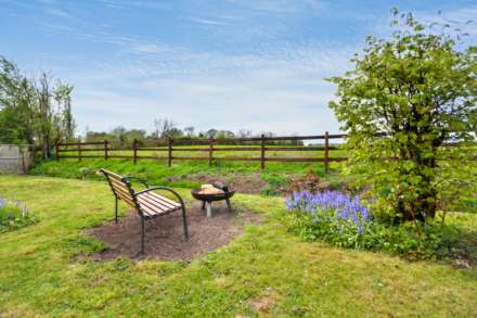 Worcester Road, Earls Croome, Worcestershire, Image 18