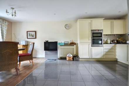 Coppins Court, Bourton On The Water, Cheltenham, Image 5