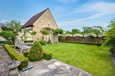 Coppins Court, Bourton On The Water, Cheltenham, Image 9
