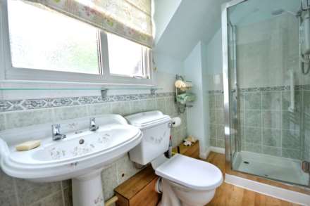 Cheltenham Road, Kinsham, Tewkesbury, Image 16