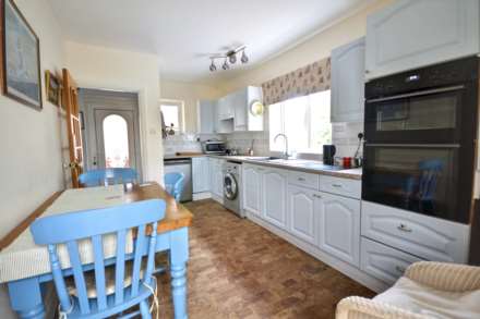 Cheltenham Road, Kinsham, Tewkesbury, Image 6