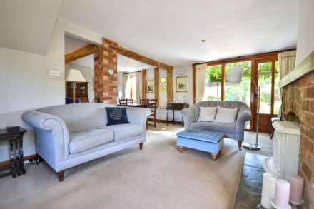 Deerfold Court, Besford, Worcestershire, Image 6
