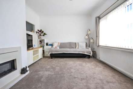 Alderton, Tewkesbury, Gloucestershire, Image 2