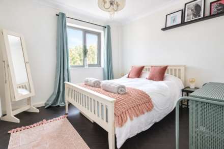 Station Road, Eckington, Worcestershire, Image 11