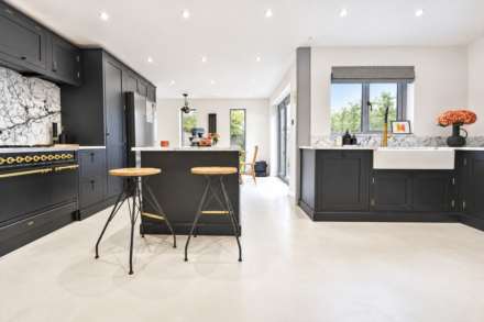 Station Road, Eckington, Worcestershire, Image 3