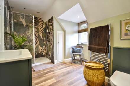 Hoptons Cottage, Kemerton, Image 16